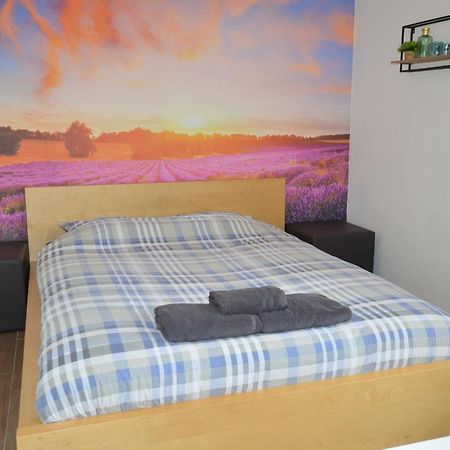 Modern And Private Studio With All Comfort! Apartment Руселаре Екстериор снимка